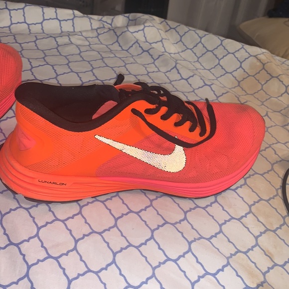 Orange Nikes. Lunarlon size 7 - Picture 2 of 2